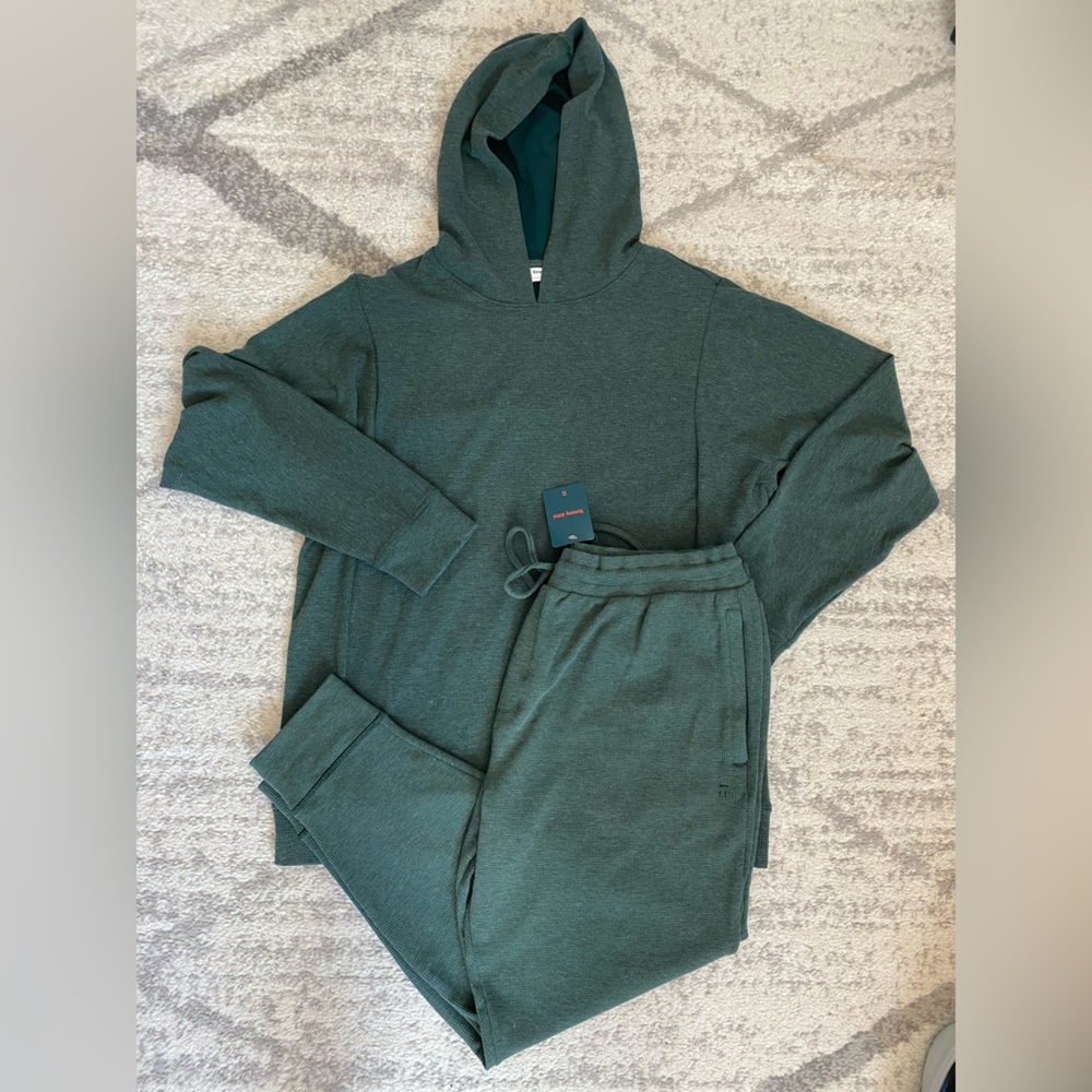NWT Tommy John set